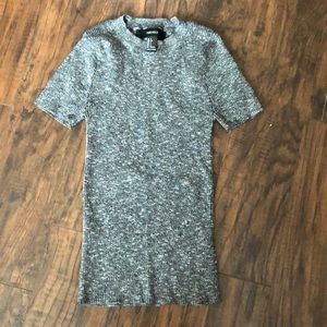 Gray ribbed short sleeve shirt
